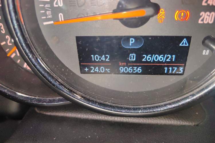 Used MINI 2014 1.2T ONE+ Odometer Close Up