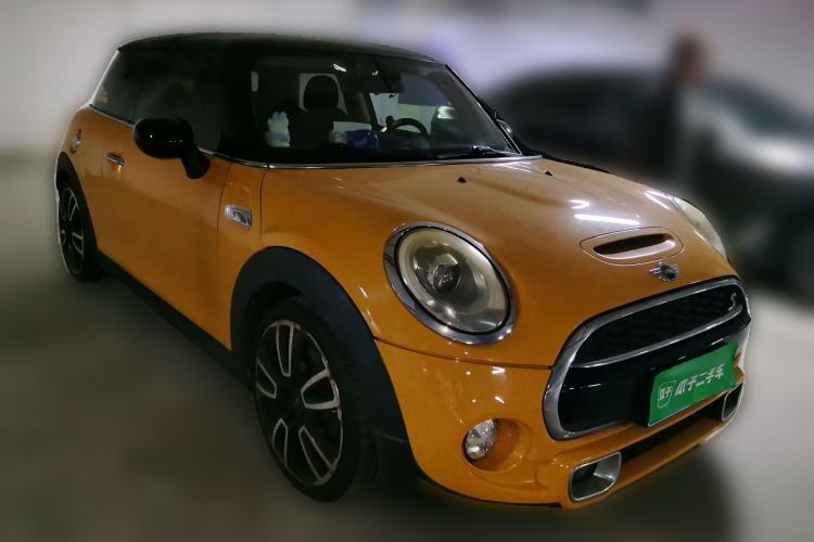 Used MINI 2014 2.0T COOPER S Fun Front Right 45 Deg