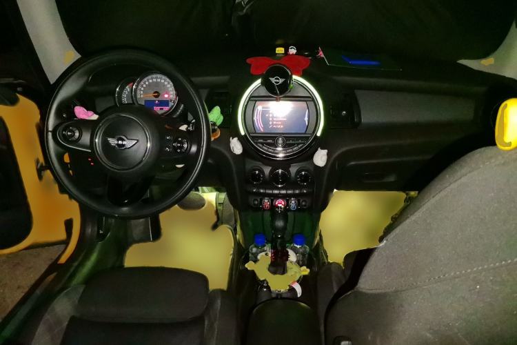 Used MINI 2014 1.5T COOPER Excitement Interior 2
