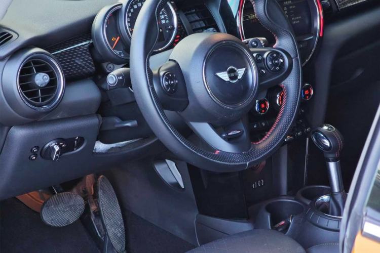Used MINI 2014 2.0T COOPER S Excitement Interior 4