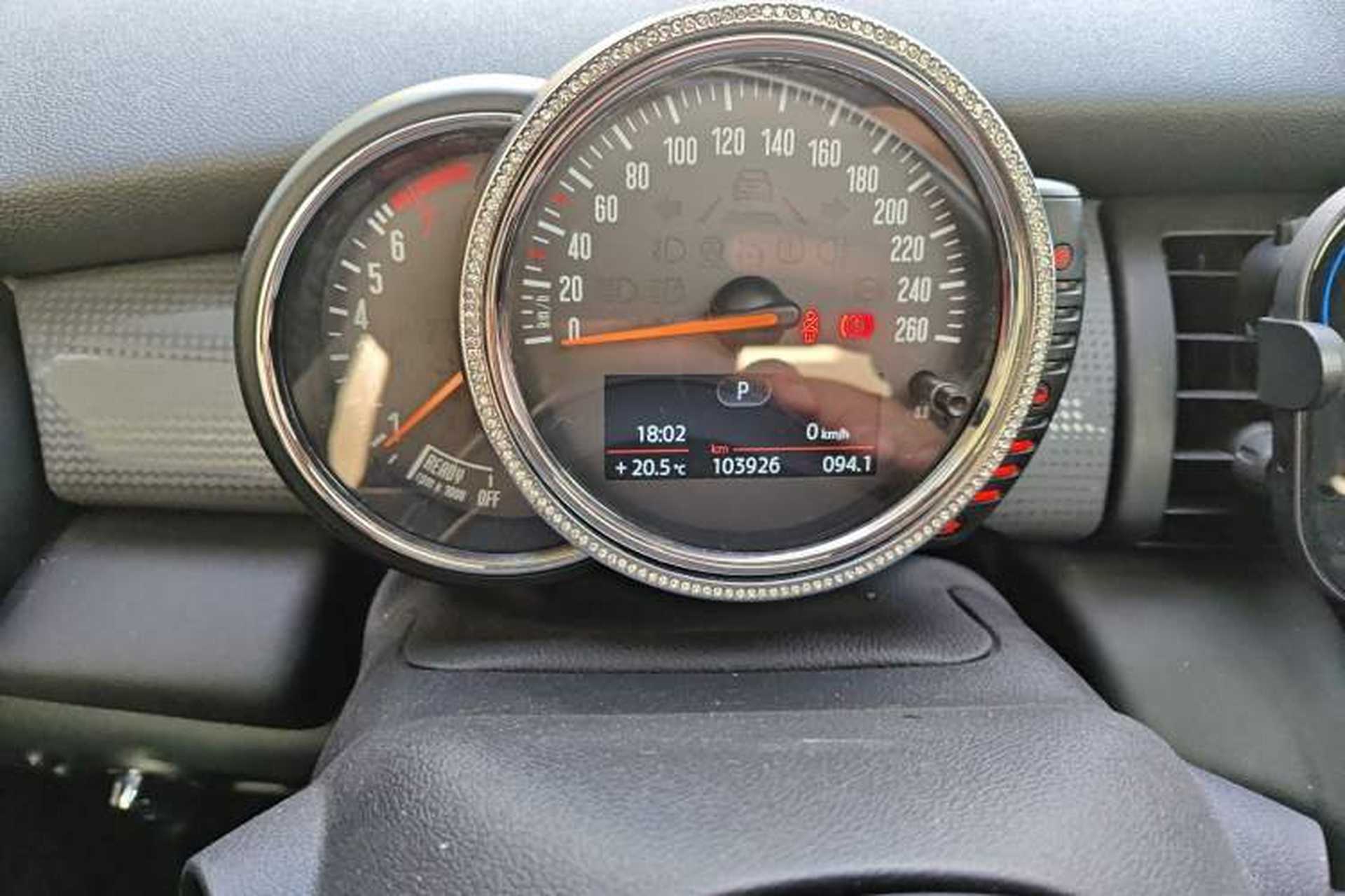 Used MINI 2014 1.5T COOPER Excitement Odometer Close Up