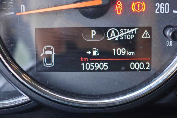 Used MINI 2014 2.0T COOPER S Excitement Odometer Close Up