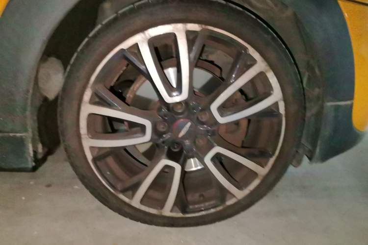 Used MINI 2014 2.0T COOPER S Fun Right Front Wheel Hub