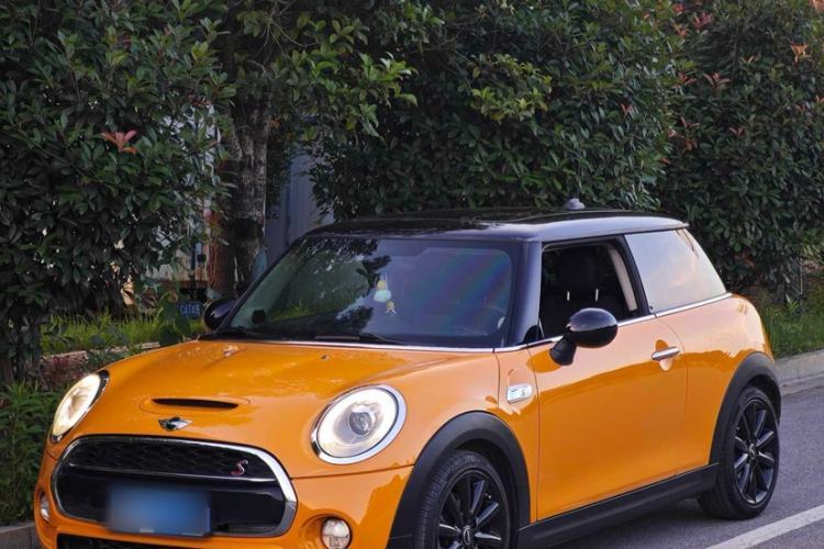 Used MINI 2014 2.0T COOPER S Excitement Guazi used car, China used car export, Used car for sale, Used MINI cars, Cheapest cars for sale