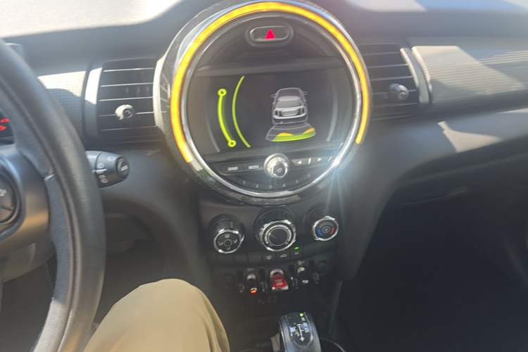 Used MINI 2014 1.5T COOPER Fun Audio And AC Panel