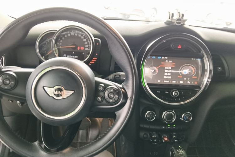 Used MINI 2014 1.2T ONE+ Center Console