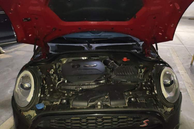 Used MINI 2014 2.0T COOPER S Fun Engine Bay