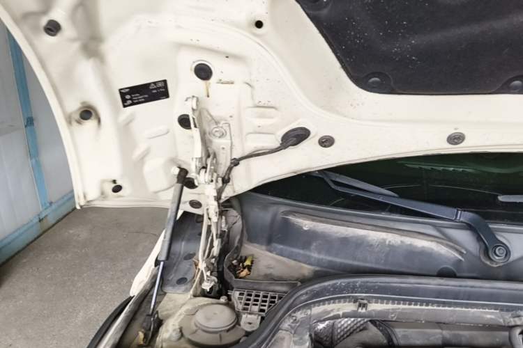 Used MINI 2014 1.2T ONE+ Engine Bay Right