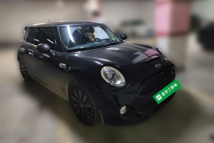 Used MINI 2014 2.0T COOPER S Fun Front Right 45 Deg
