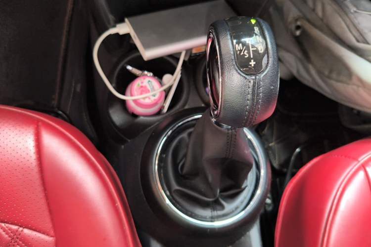 Used MINI 2014 1.2T ONE+ Gear Lever