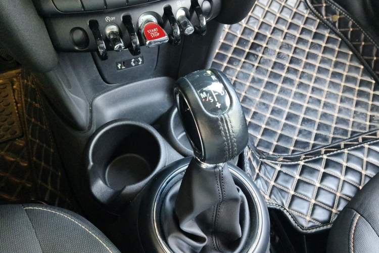 Used MINI 2014 1.2T ONE+ Gear Lever