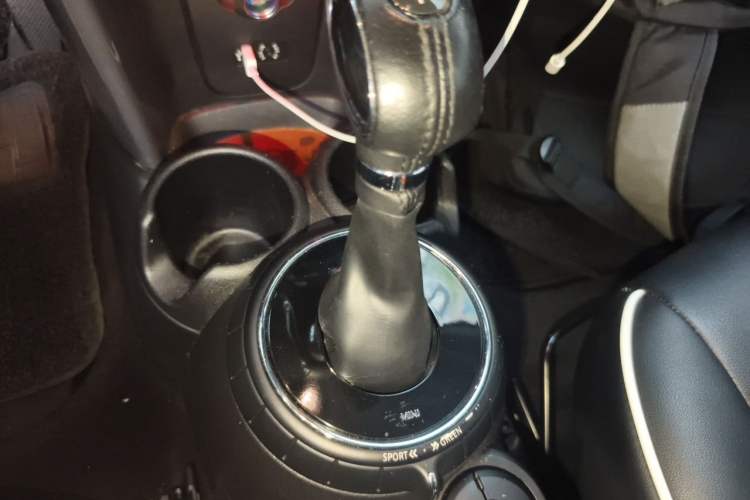 Used MINI 2014 1.5T COOPER Fun Gear Lever