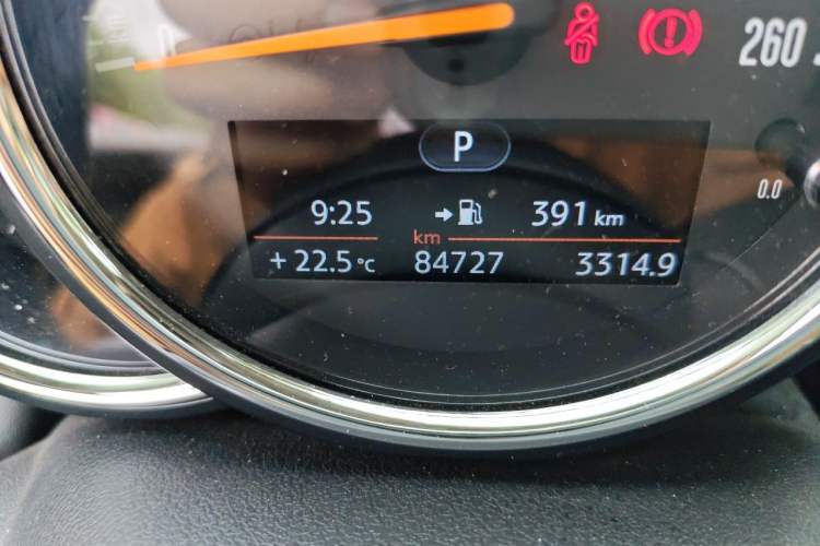 Used MINI 2014 1.2T ONE Odometer Close Up