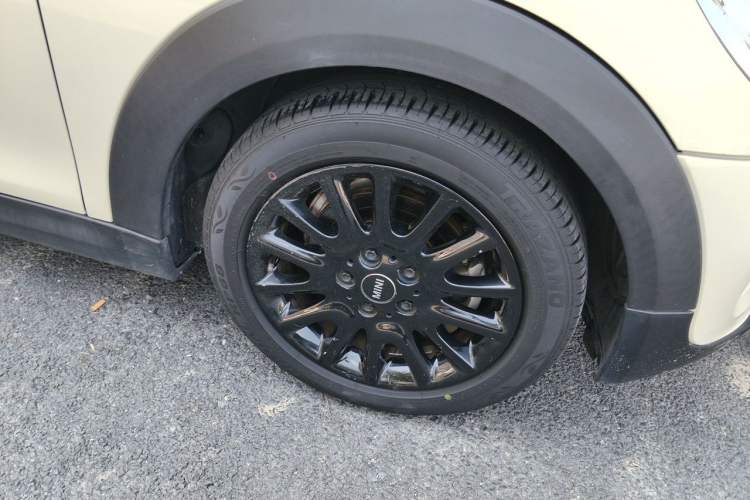 Used MINI 2014 1.2T ONE+ Right Front Wheel Hub