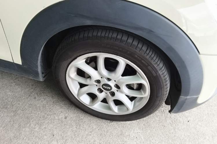Used MINI 2014 1.2T ONE+ Right Front Wheel Hub