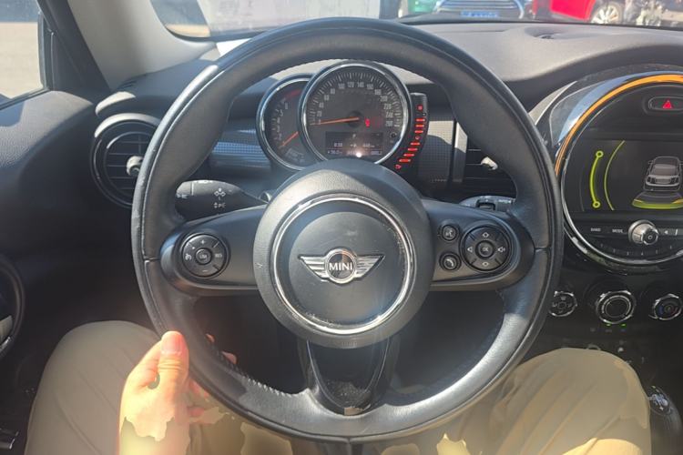 Used MINI 2014 1.5T COOPER Fun Steering Wheel