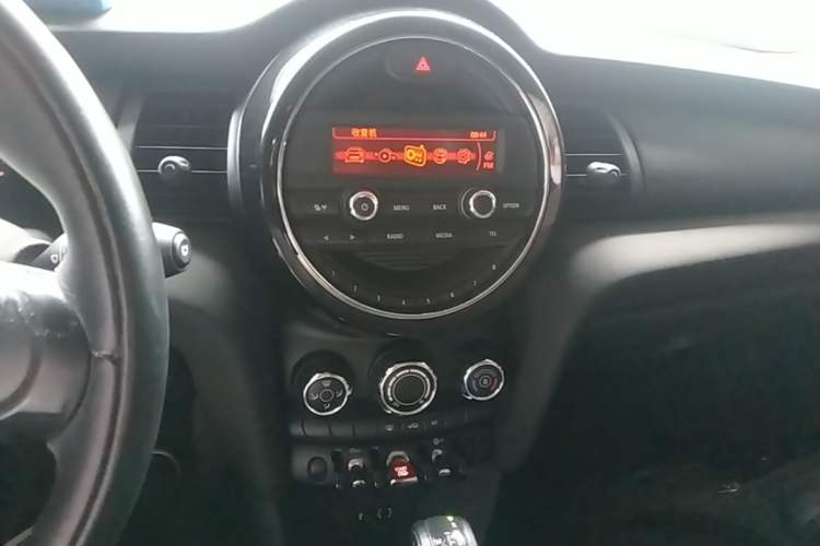 Used MINI 2014 1.2T ONE Audio And AC Panel