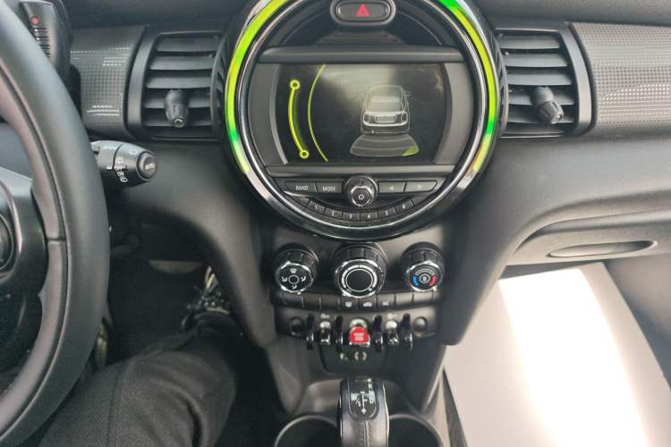 Used MINI 2014 1.5T COOPER Fun Audio And AC Panel