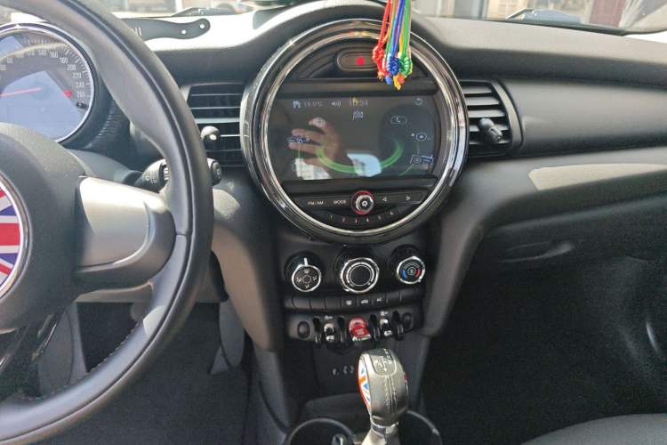 Used MINI 2014 1.2T ONE Audio And AC Panel