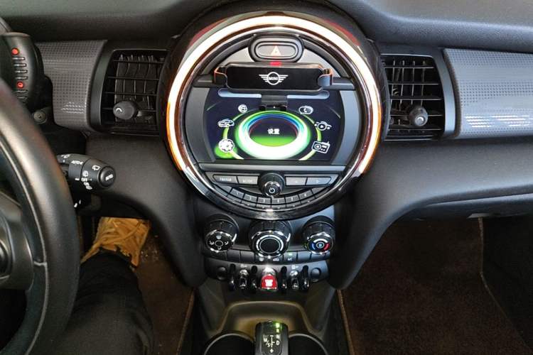 Used MINI 2014 1.5T COOPER Fun Audio And AC Panel