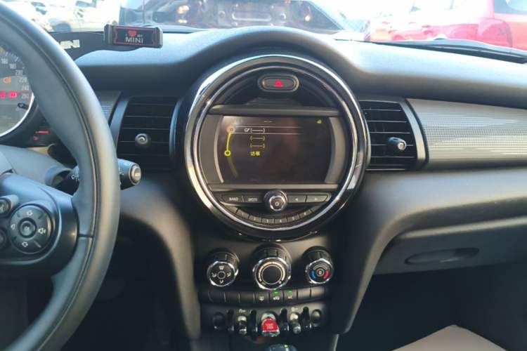 Used MINI 2014 1.5T COOPER Fun Audio And AC Panel