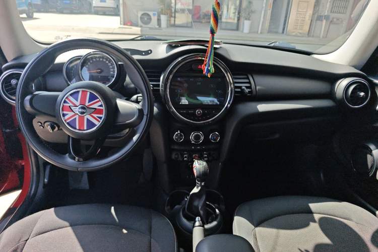 Used MINI 2014 1.2T ONE Center Console