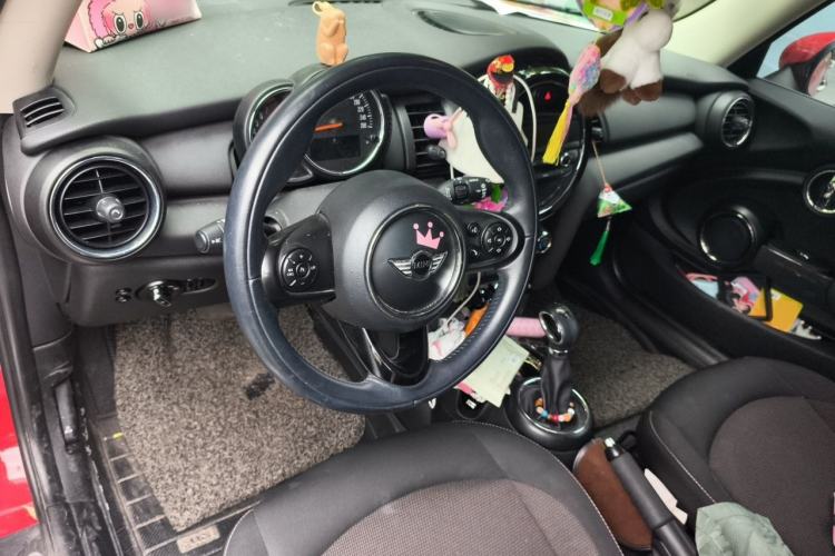 Used MINI 2014 1.2T ONE+ Center Console