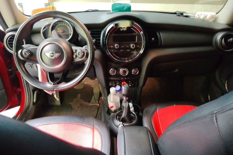 Used MINI 2014 1.2T ONE+ Center Console