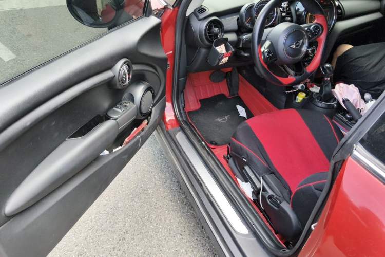 Used MINI 2014 1.5T COOPER Fun Driver Seat
