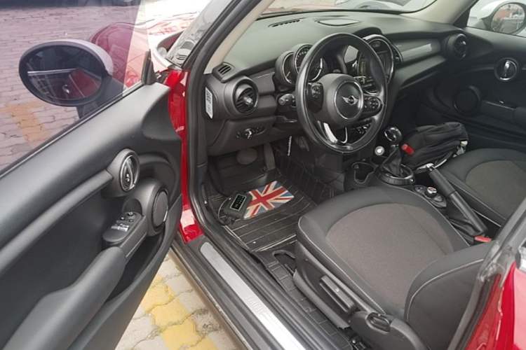 Used MINI 2014 1.5T COOPER Fun Driver Seat