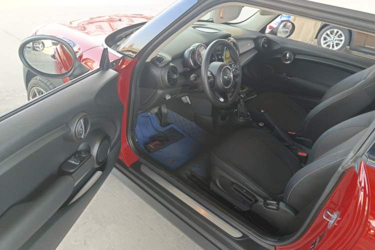 Used MINI 2014 1.5T COOPER Fun Driver Seat
