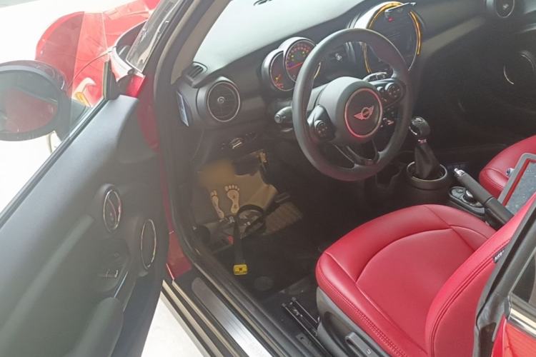 Used MINI 2014 1.2T ONE+ Driver Seat