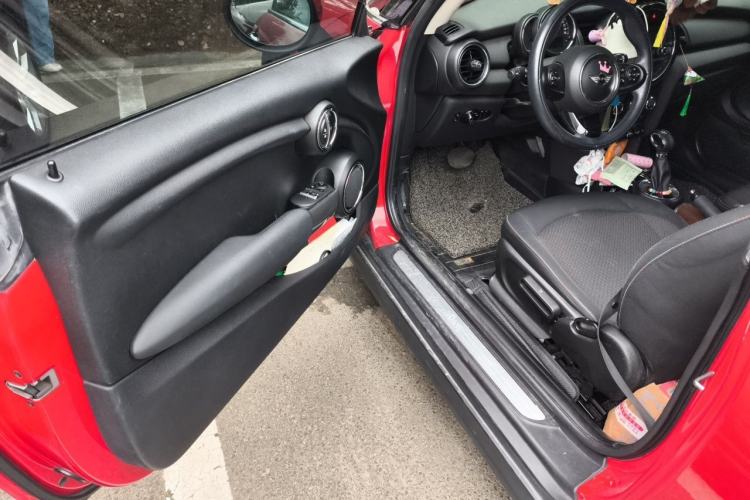 Used MINI 2014 1.2T ONE+ Driver Seat
