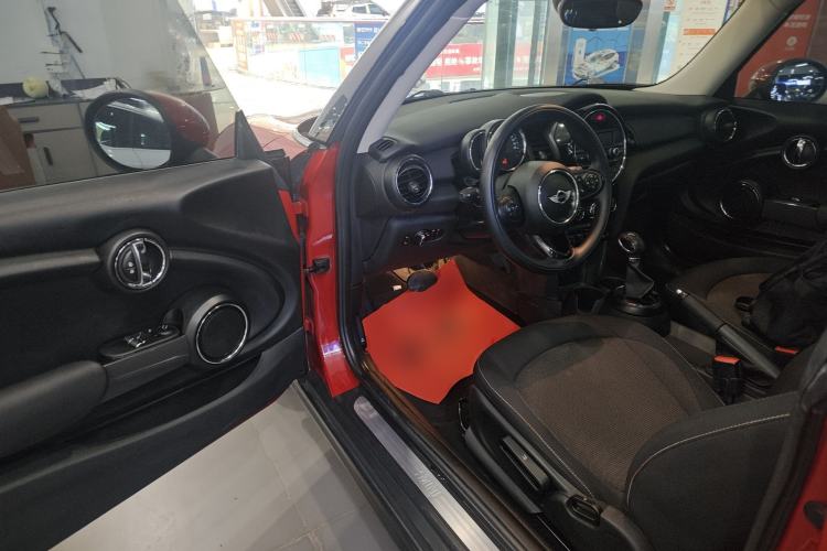 Used MINI 2014 1.2T ONE+ Driver Seat