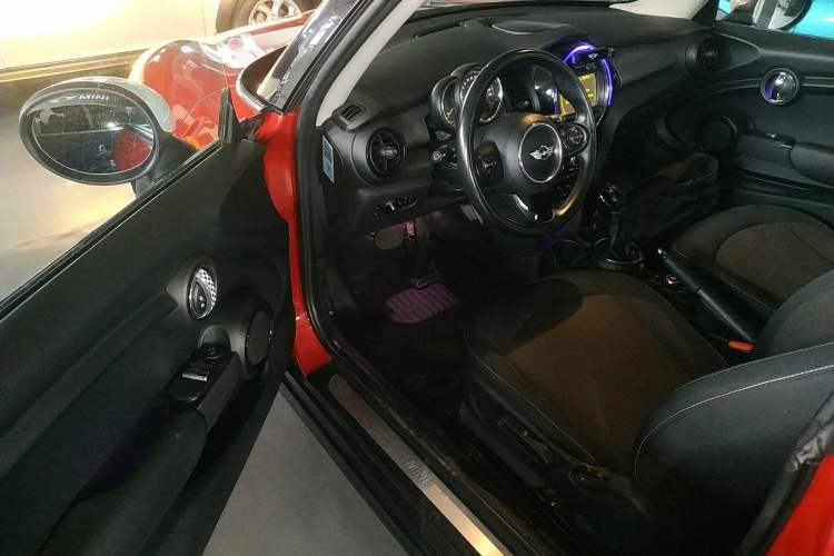 Used MINI 2014 1.5T COOPER Fun Driver Seat