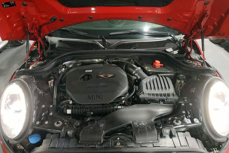 Used MINI 2014 2.0T COOPER S Fun Engine Bay