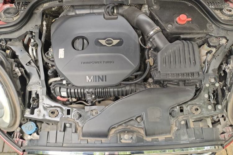 Used MINI 2014 2.0T COOPER S Fun Engine Bay