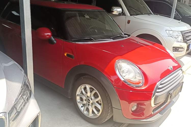 Used MINI 2014 1.2T ONE+ Front Right 45 Deg