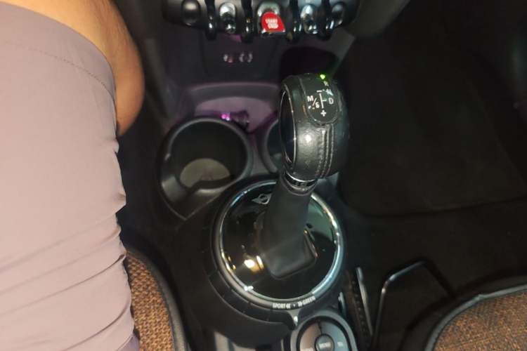 Used MINI 2014 1.5T COOPER Fun Gear Lever