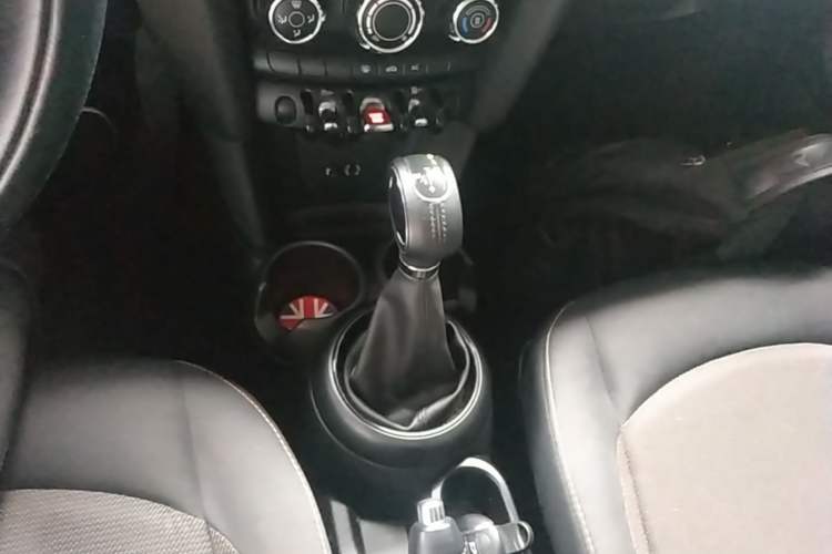 Used MINI 2014 1.2T ONE Gear Lever