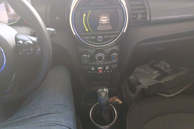 Used MINI 2014 1.5T COOPER Fun Gear Lever