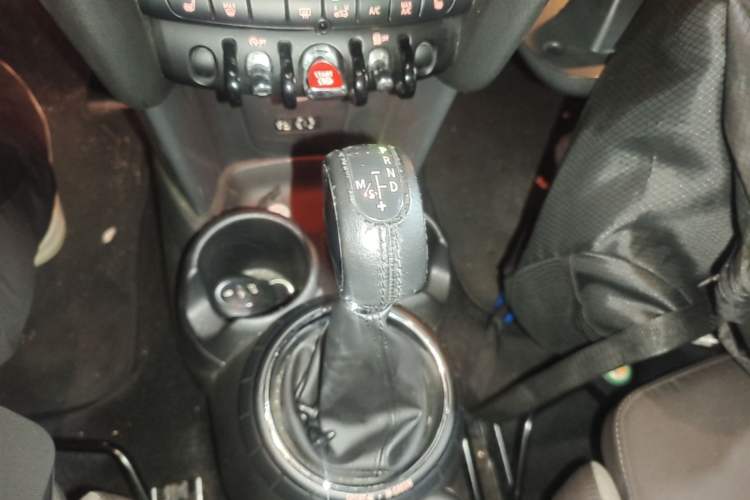 Used MINI 2014 1.5T COOPER Excitement Gear Lever