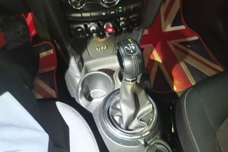 Used MINI 2014 1.5T COOPER Fun Gear Lever