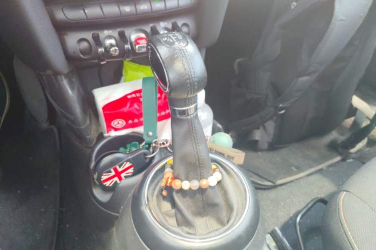 Used MINI 2014 1.2T ONE+ Gear Lever