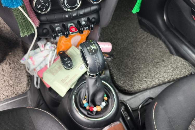 Used MINI 2014 1.2T ONE+ Gear Lever