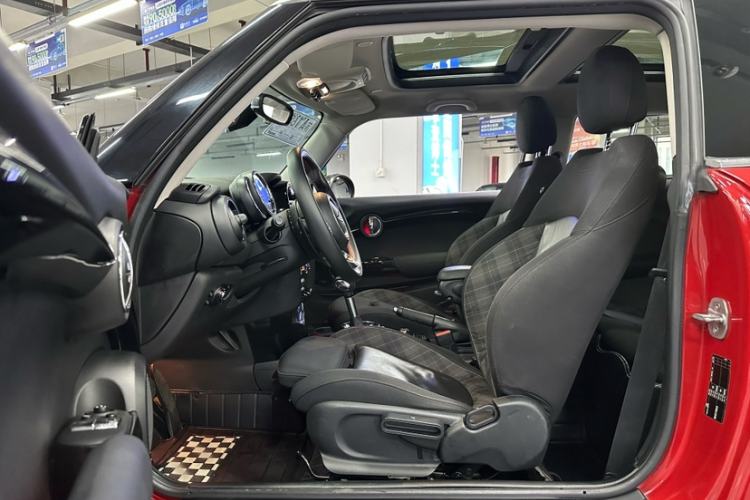 Used MINI 2014 2.0T COOPER S Fun Interior 1