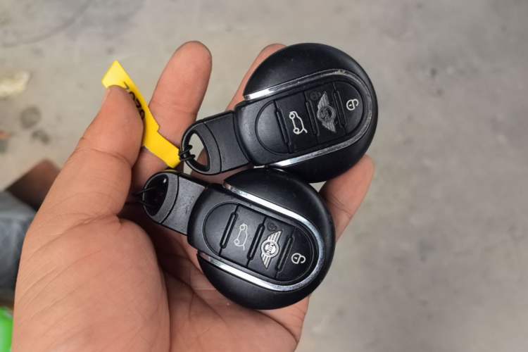 Used MINI 2014 1.5T COOPER Fun Interior 1