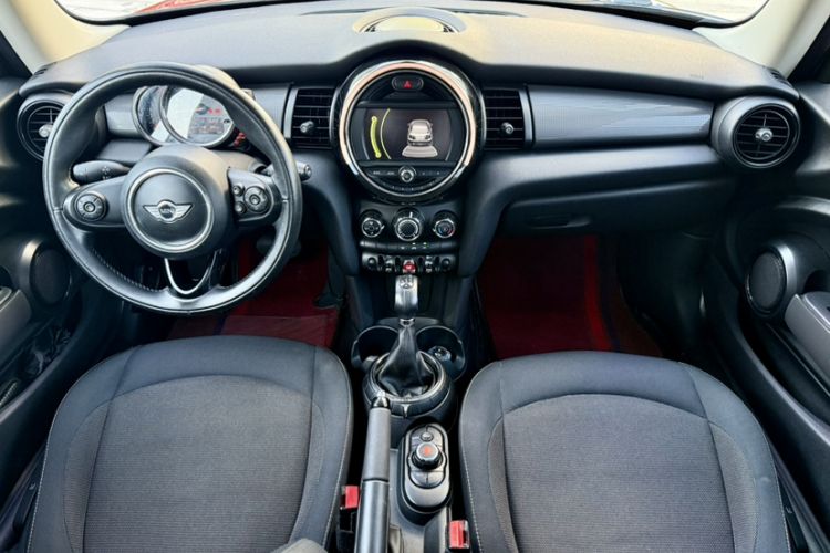 Used MINI 2014 1.5T COOPER Fun Interior 1