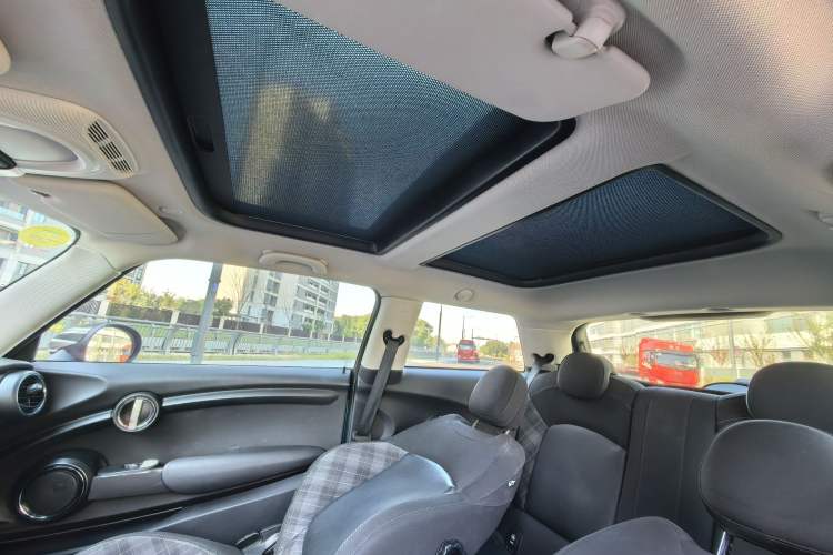 Used MINI 2014 1.5T COOPER Excitement Interior 11