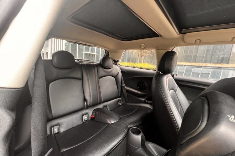 Used MINI 2014 1.5T COOPER Fun Interior 2